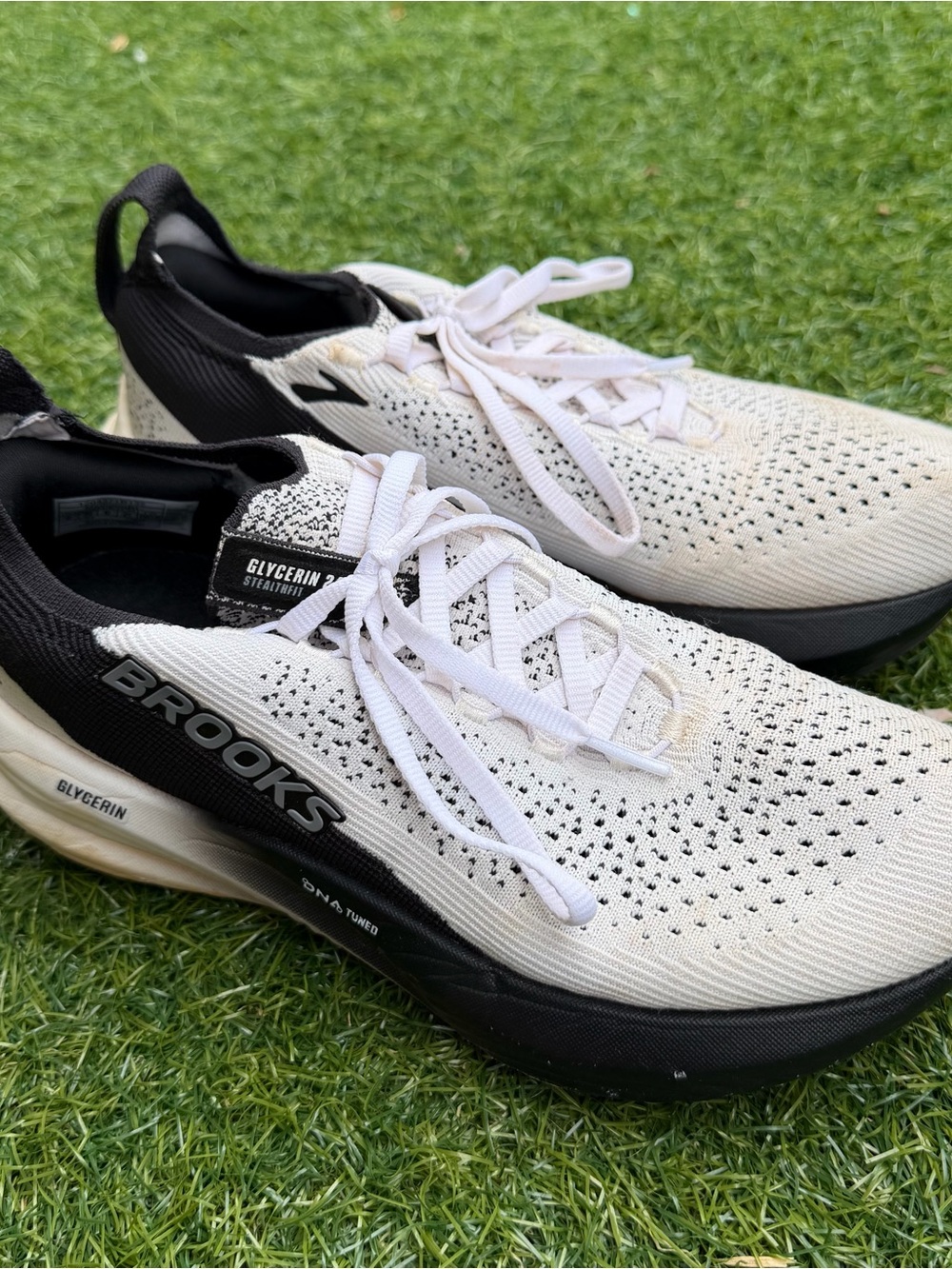 Brooks Glycerin Neutral Running Shoes - White and Black
